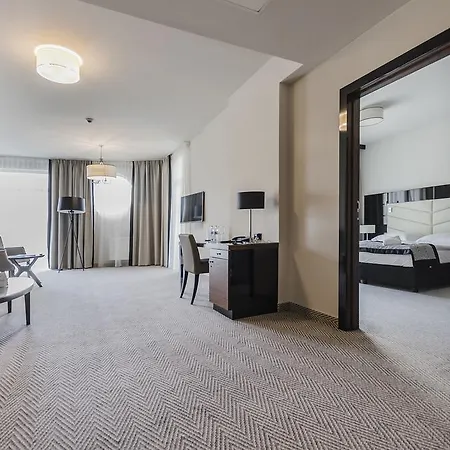 מלון Diune By Zdrojowa קולובז'ג